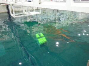 AUVを用いた浮体式洋上風力発電施設の点検を実現するための実証試験;